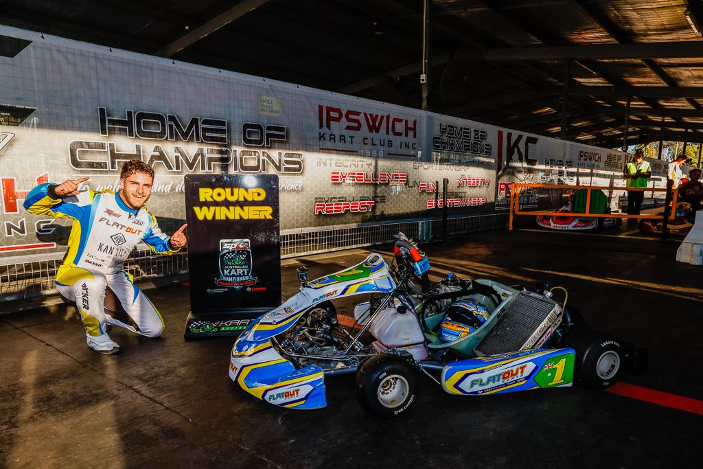 SAM DICKER RACES INTO TITLE CONTENTION IN IPSWICH