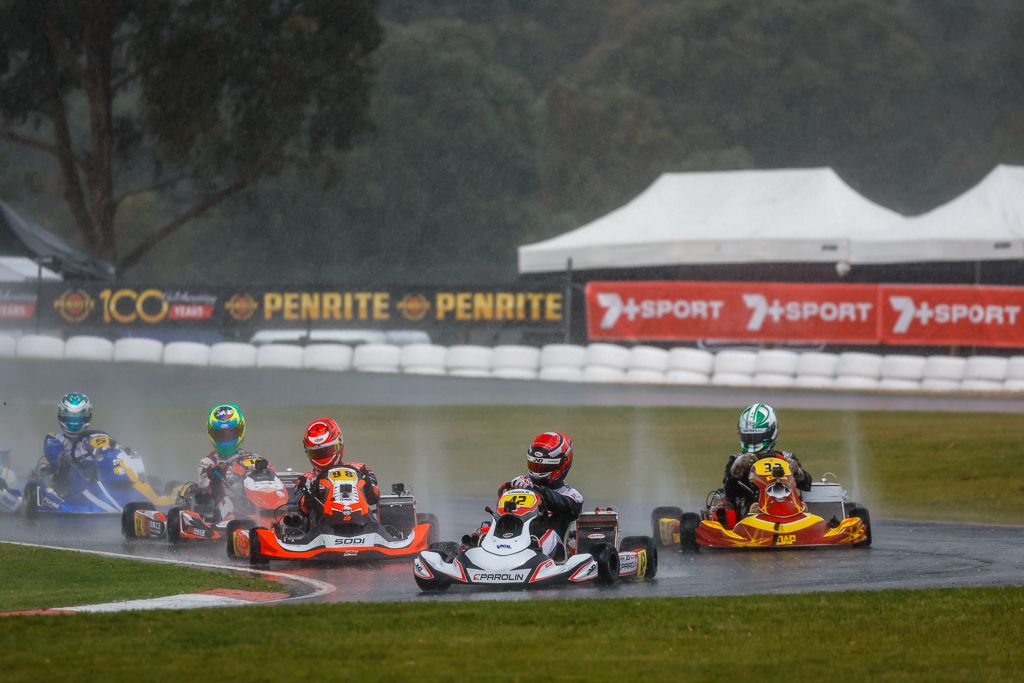 CHAMPIONSHIP LEADERS UNDER PRESSURE AT ROUND FOUR OF AKC